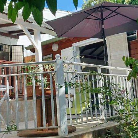 Gite Mamour - Charmant Petit Bungalow A Decouvrir Baillif Dış mekan fotoğraf